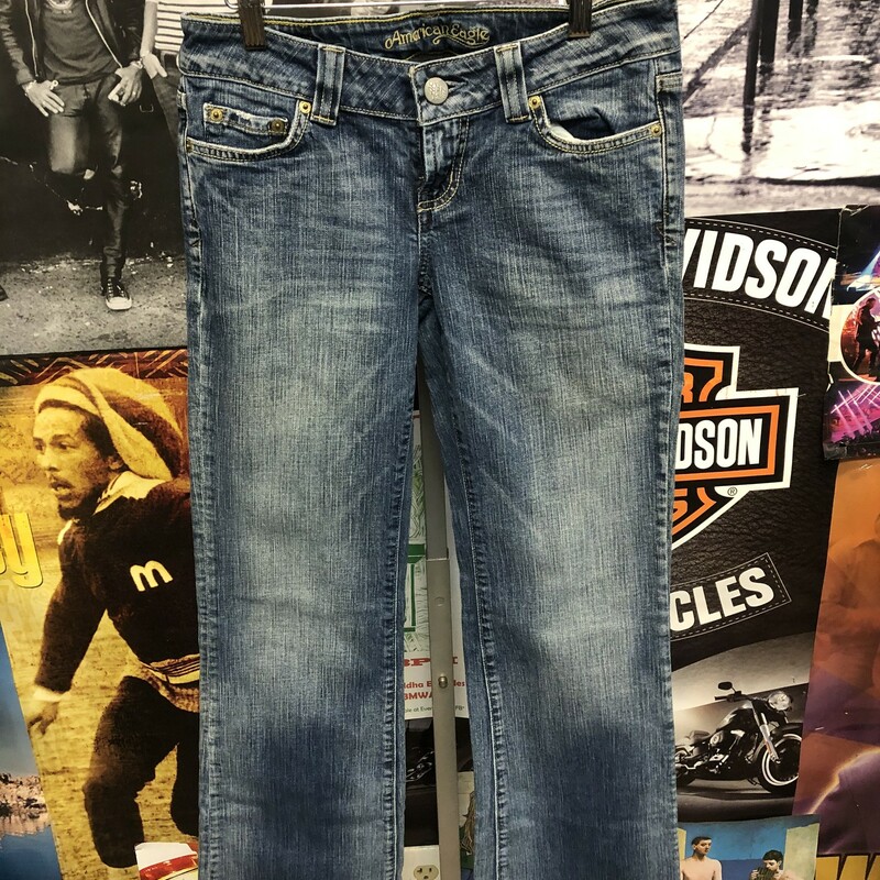 American Eagle women's size 4 boot cut denim jeans