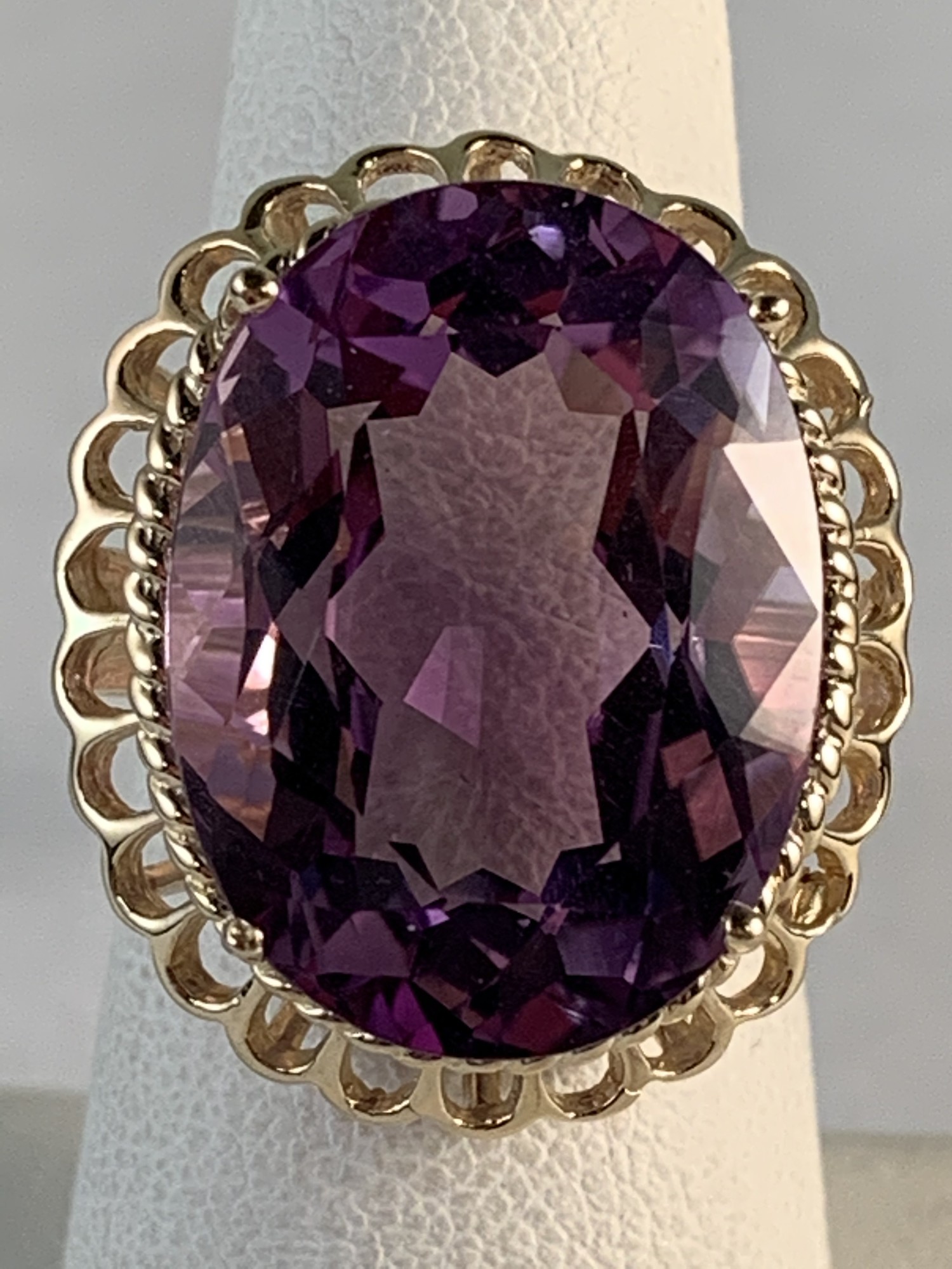 Oval Amethyst With Fluted Bezel Ring
20 x 15mm
14 Karat Yellow Gold
$820