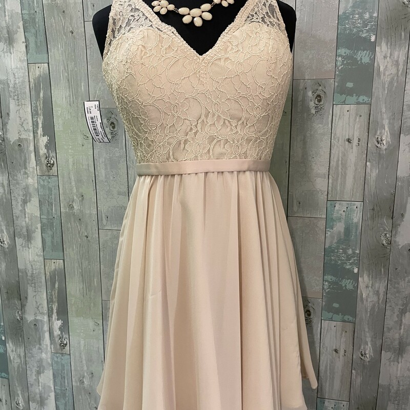 Mori Lee Short Formal,
Lace top, back zip closure
 Champage
Size: 12