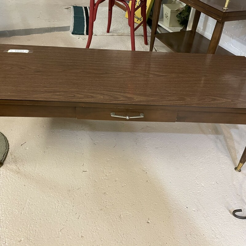 Mid Century Modern Coffee Table
Some wear on the legs (see photo)
 Brown
Size: 47.5L/15W/17.5H