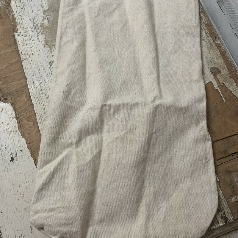 Vintage handmade canvas cloth bag, in a good condition.
Size is 15'' x 9''
