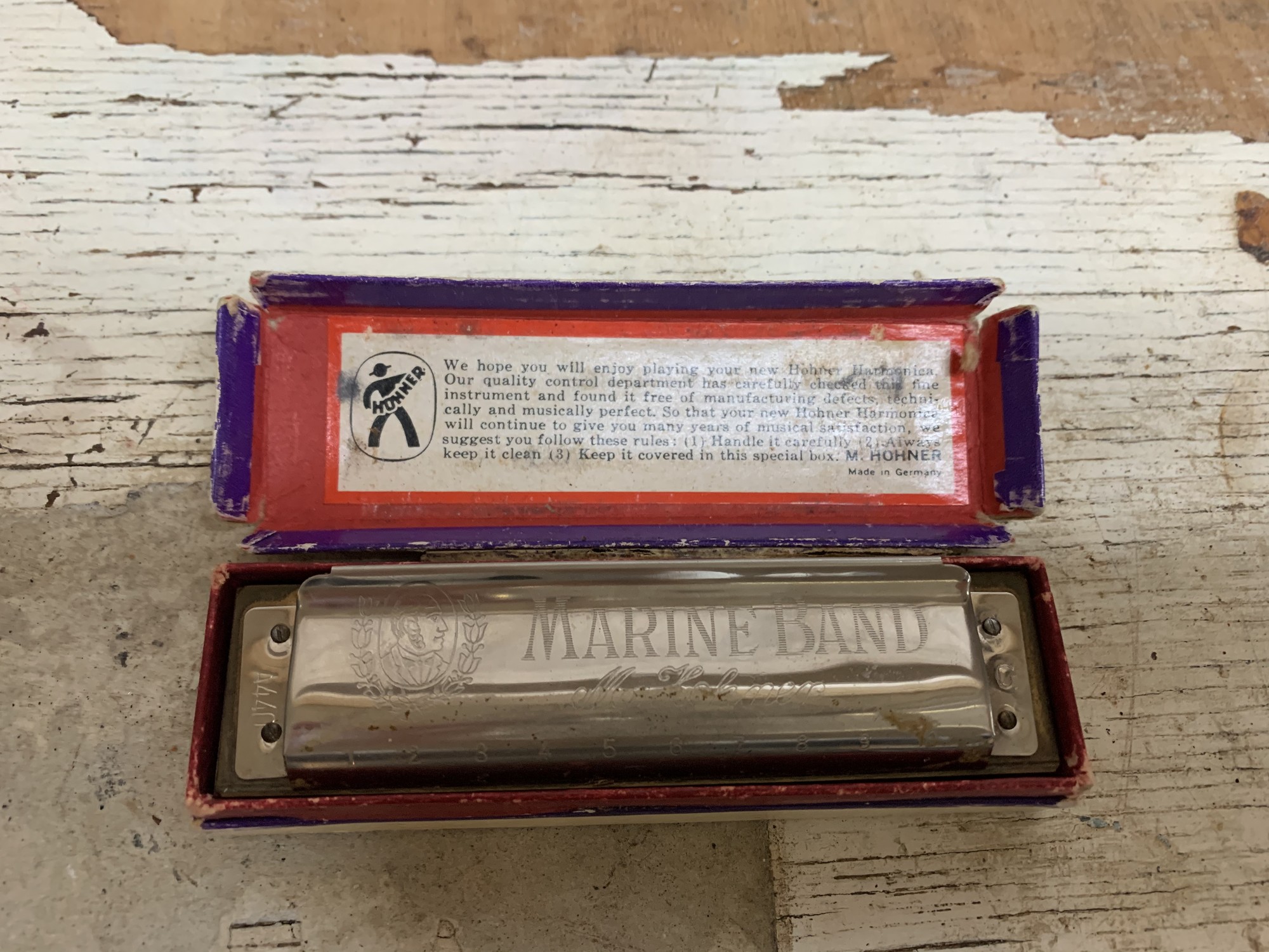 Comes with original box, box is in fair condition, have lots of tiers. Please make sure to look at all the pictures for a closer visual. Measures approx 4 1/4''  x 1 1/4'' x 1''

Harmonica have some visual, rust, scratches, some dirt inside in it. I have never played harmonicas, but it does make a sound. Measures approx 4'' x 1'' x 3/4''  x

Please note that this item is vintage and you will experience vintage wear.

Thank you.