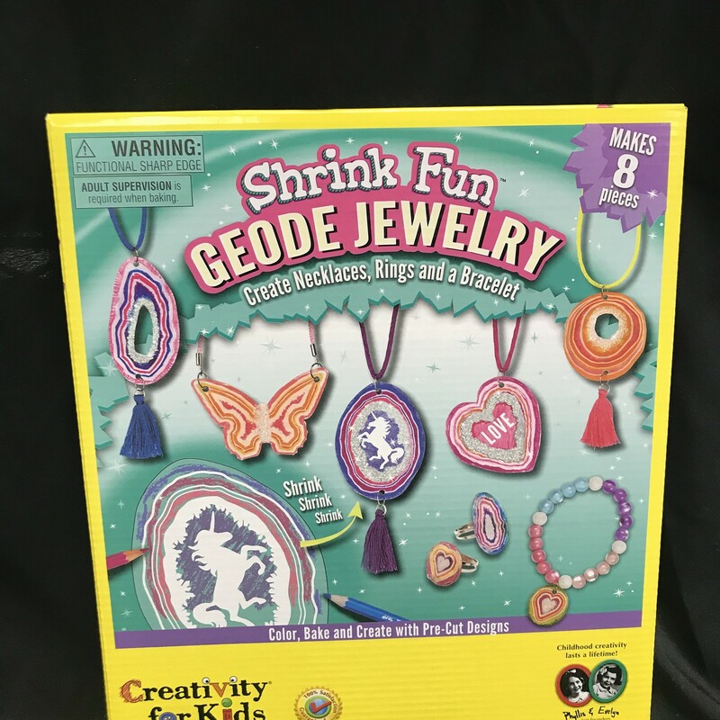 Geode Jewelry Shrink Fun, DIY, Create
Ages 7+
Create necklaces, rings and a bracelet
Colour, bake and create with pre-cut designs!