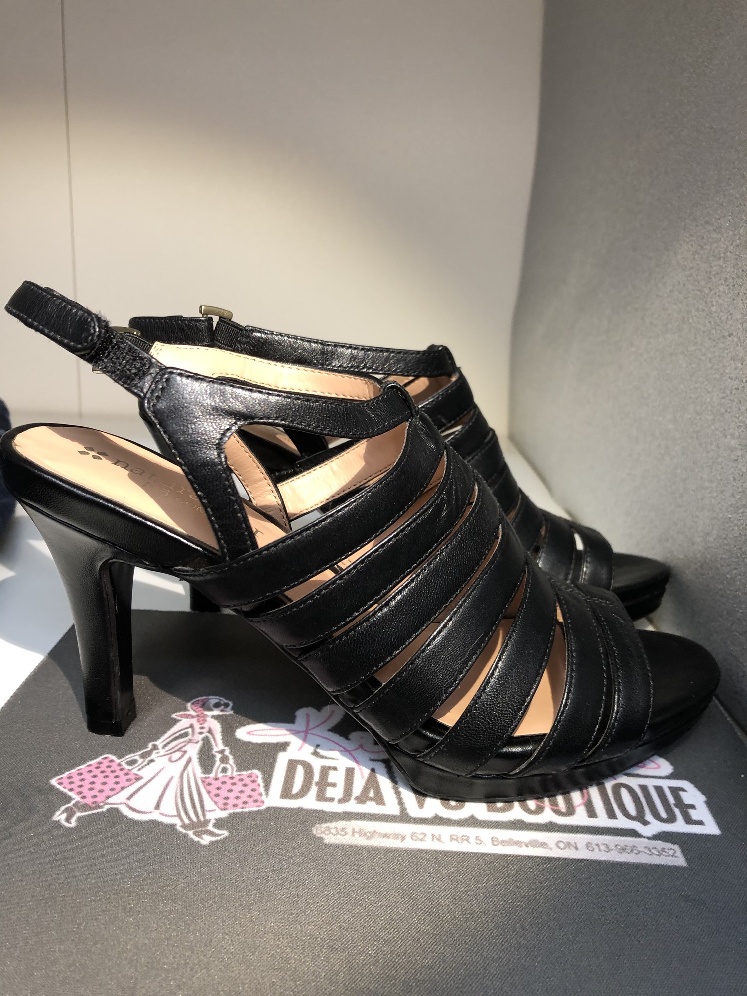 Strappy Leather Heels, Black, Ladies Size: 5 in Excellent preloved condition