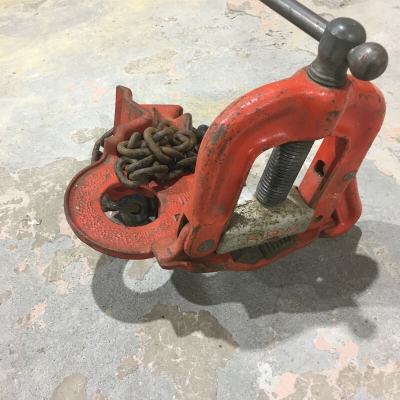 Ridgid No. 62 Bench Yoke Pipe Vise With Chain, 1/8-2 In.