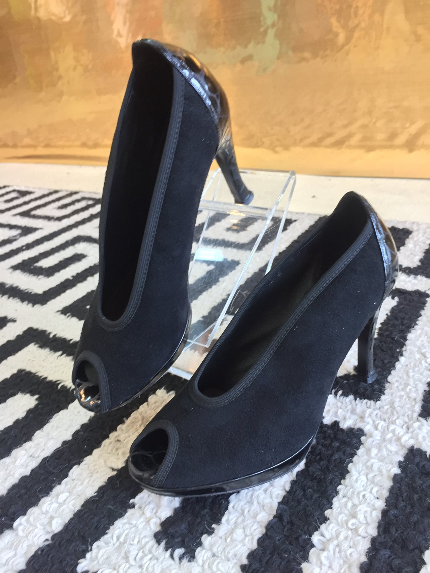 Donald J. Pliner heels, size 8. Black suede with leather detail. Has footpetal inserts. Approx 3.5 inch heel, with duster bag. Retail approx: $109