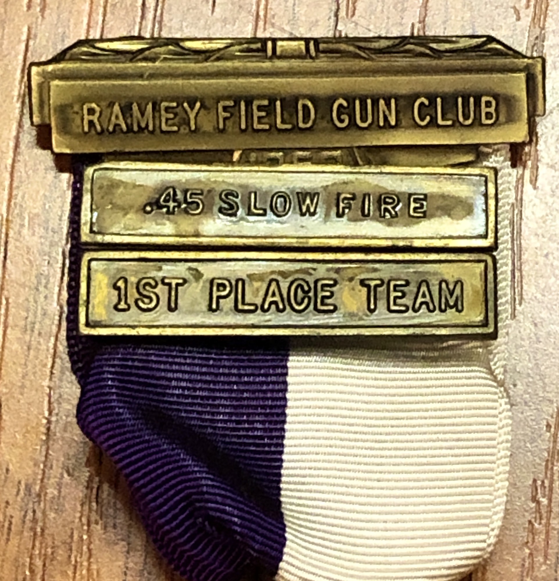 Ramey Field Gun Club Medal c.1950. Fun piece!
Free shipping or can be picked up in store