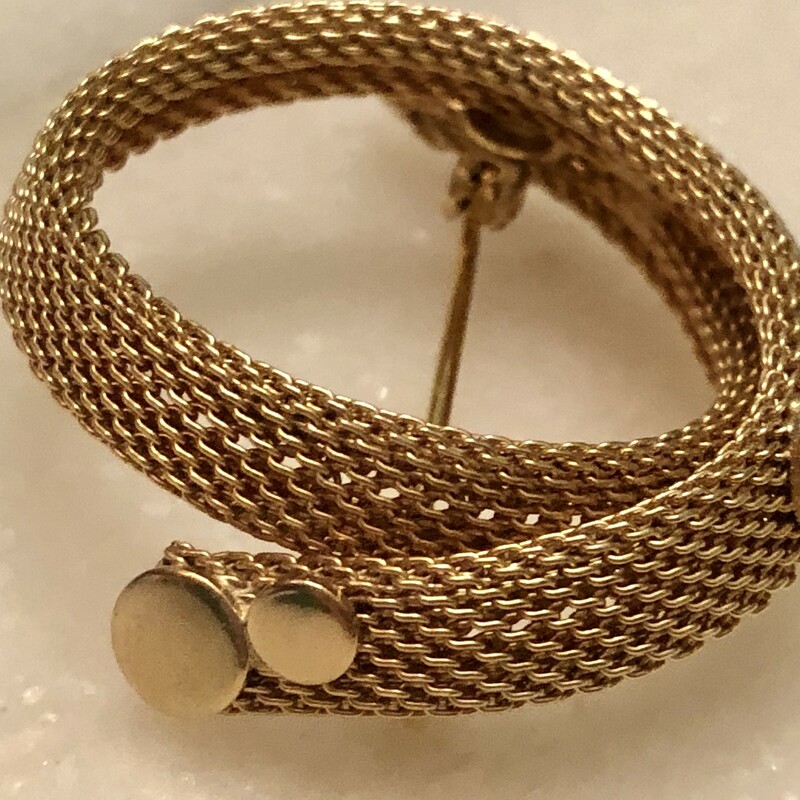 Vintage c. 1950s goldtone Mesh Brooch. Beautiful in its simplicity. Size: 1.5in X 1.5in