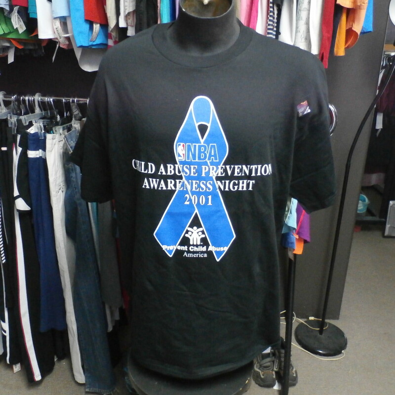 NBA child abuse prevention awareness t shirt black size 2XL 100% Cotton #29937
Rating: (see below) 2- Great Condition
Team: Teams
Player: n/a
Brand: NBA
Size: Men's 2XL- (Measured Flat: Across chest 25\"; Length 31\")
Measured Flat: underarm to underarm; top of shoulder to bottom hem
Color: Black
Style: short sleeve; screen printed
Material: 100% cotton
Condition: 2- Great Condition: original stickers are on the shirts; they are wrinkled and creased; but feel like new;
Item #: 29937
Shipping: FREE