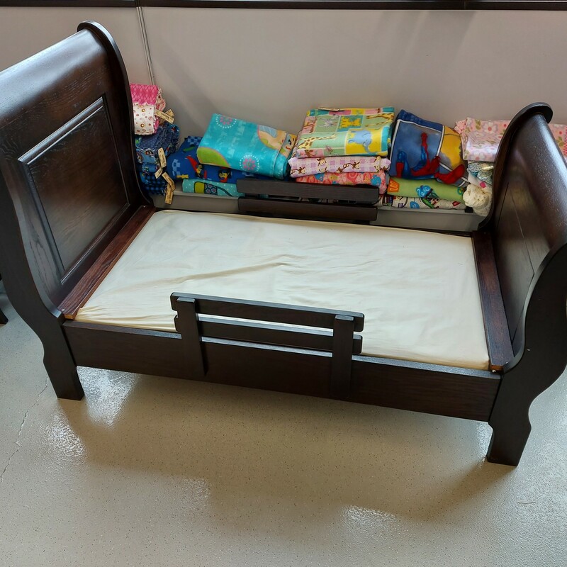 Collins Furniture, Size: Bed, Color: Toddler