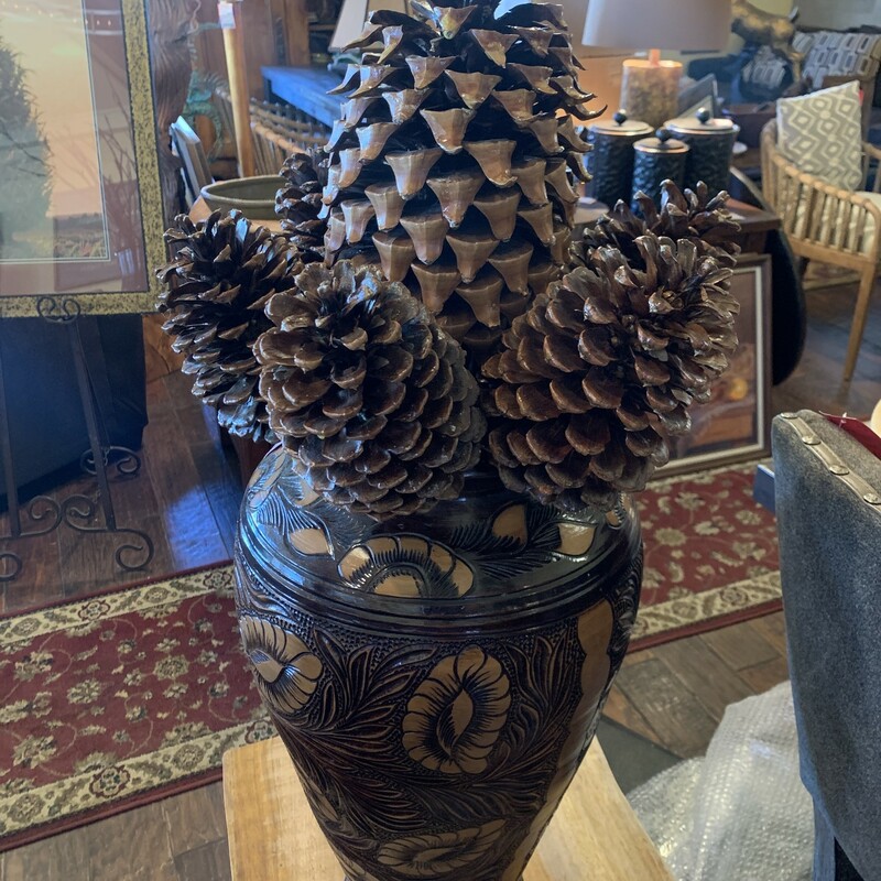 Pottery/pinecones