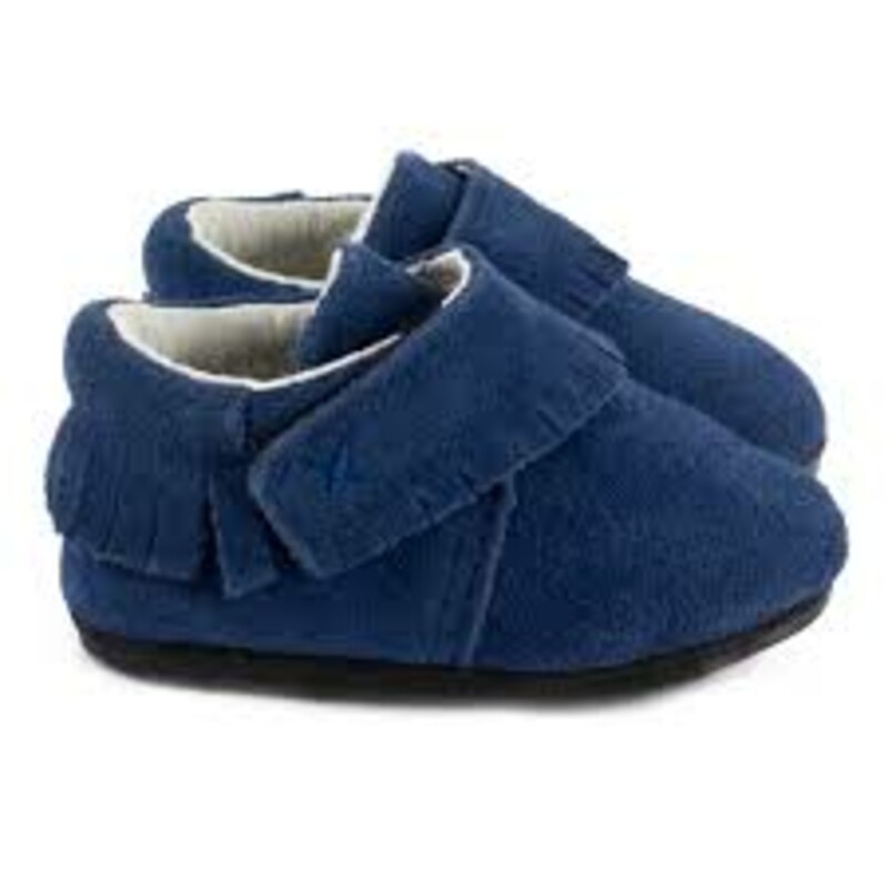 MyMocs Fringe-Lenny Suede, Blue, Size: 0-6M

Indoor/outdoor Fringe Mocs with a protective rubber sole! Made with snuggly soft grey genuine suede.

Hand crafted from genuine suede
Equipped with our signature super-flex sole
Industry-defining 3mm ankle and sole cushioning
Hook and loop closures for a secure and custom fit
Perfect for indoor or outdoor use