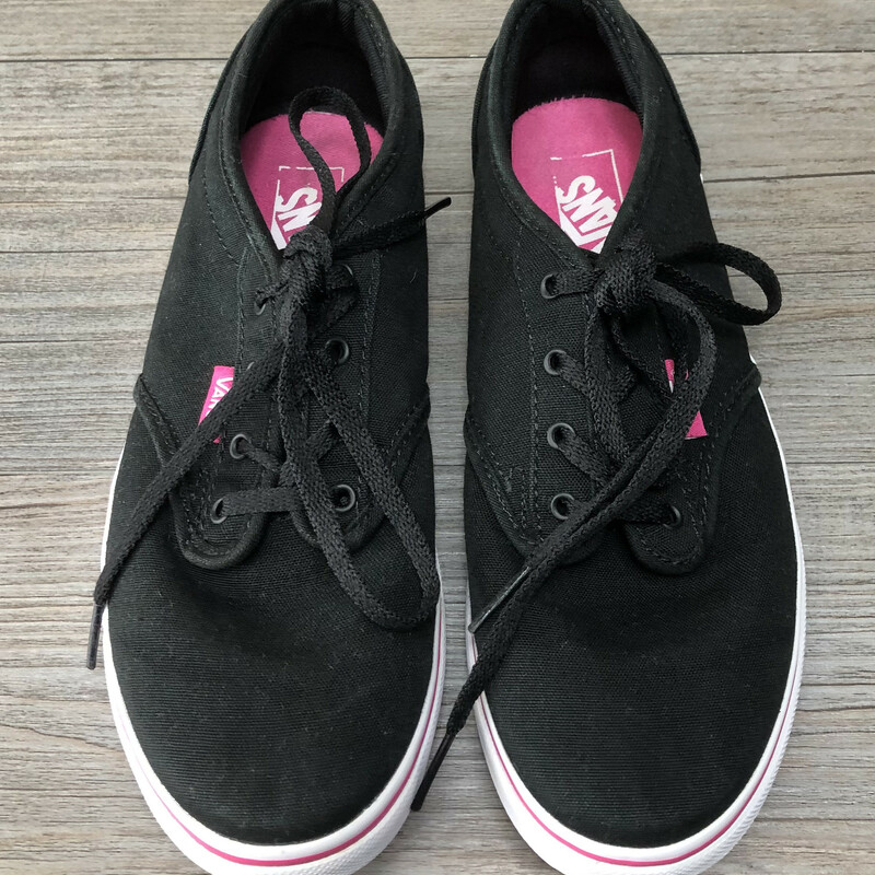 Vans Shoes, Black, Size: 4Y
Great Condition