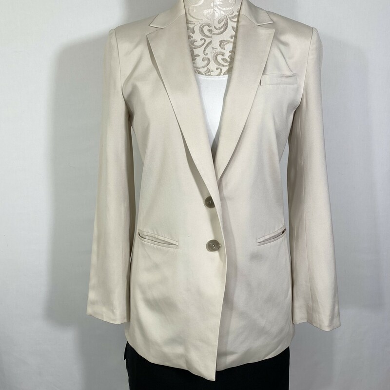 100-1001 Ann Taylor, Beige, Size: 2
beige 2 button blazer 46% silk 45% rayon 9% spandex  good