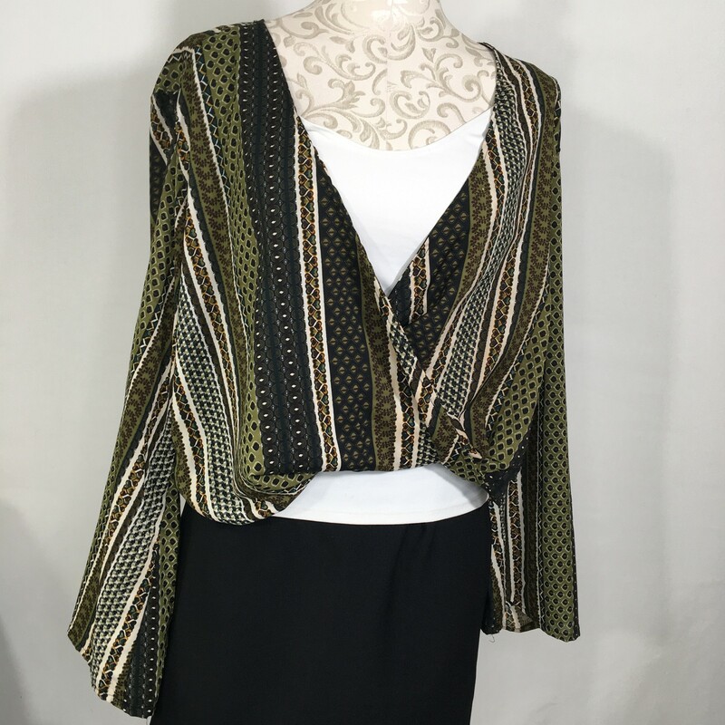 102-086 Elan, Green, Size: Large Green patterned blouse  -100% polyesther