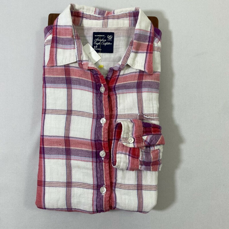 102-093 American Eagle, Pink, Size: Small Pink plaid long sleeve  -
