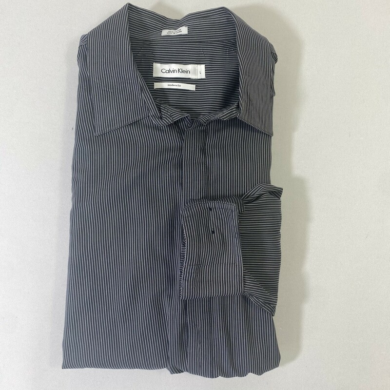 102-347 Calvin Klein, Black/wh, Size: Large Black and white striped button down shirt 100% cotton