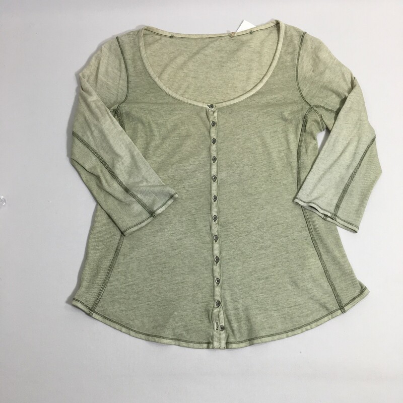 107-031 Boho Chic Pale Green, Size: Large loose and flowy front button by Guess x