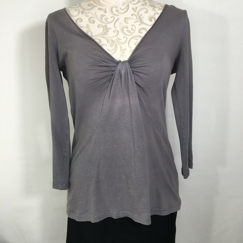 107-090 Velvet, Gray, Size: Medium
Gray V-Neck Shirt