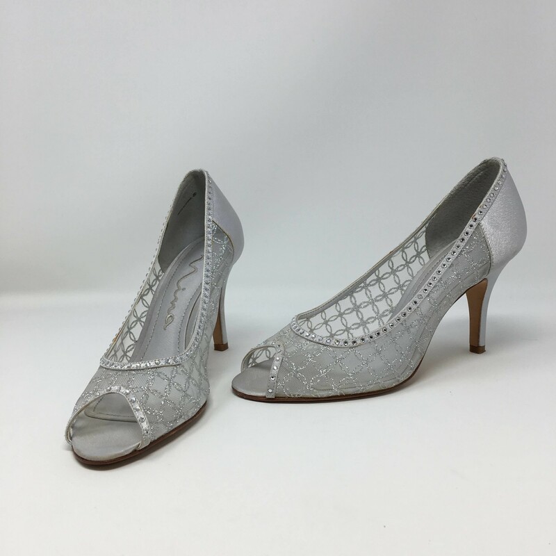 110-079 Nina, Silver, Size: -
Sparkly Open-Toes Heels -  Good condition