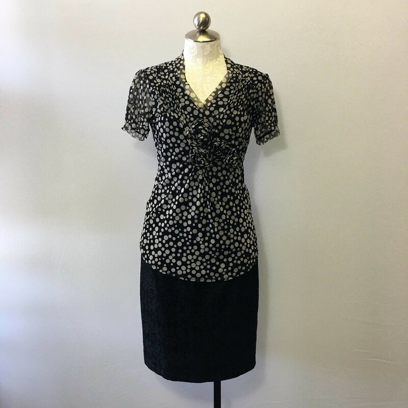 111-012 Inc, Black An, Size: Medium Black and White Polka Dot Short Sleeve Shirt 100% Nylon