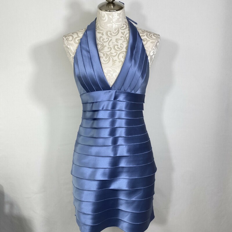 119-003 BCBGBlue, Size: 6 steel blue satin halter dress, rows of satin circle on a full net mesh peek-a-boo lining, halter is lined.
ties at neck, zips in back. BCBG Maxazria - great condition.
10.6 oz