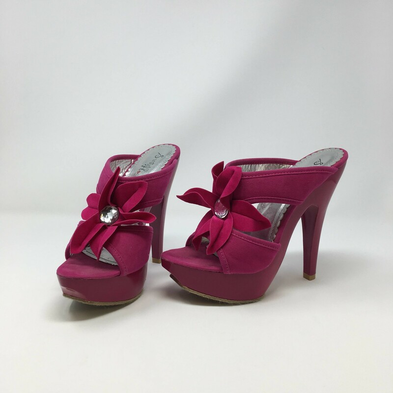 120-068 Sugar House, Pink, Size: 7
pink strapless heels w/ flower