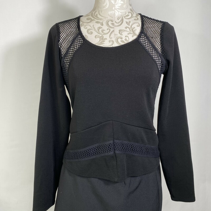 125-073 Mesh Shoulder, Black, Size: Small long sleeve black cropped shirt with cutouts near the chest 96% polyester 4% spandex  good