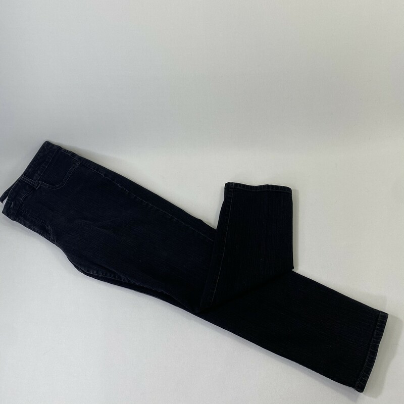 126-013 Chicos, Black, Size: 2 black slim leg fit jeans 99% cotton 1% spandex  good
