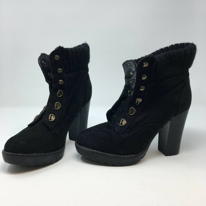 103-231 Xxi, Black, Size: 6
heeled lace up black boot suede  okay