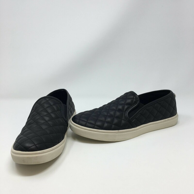 113-054 Steve Madden, Black, Size: 8M
Black Slip On leather Shoes