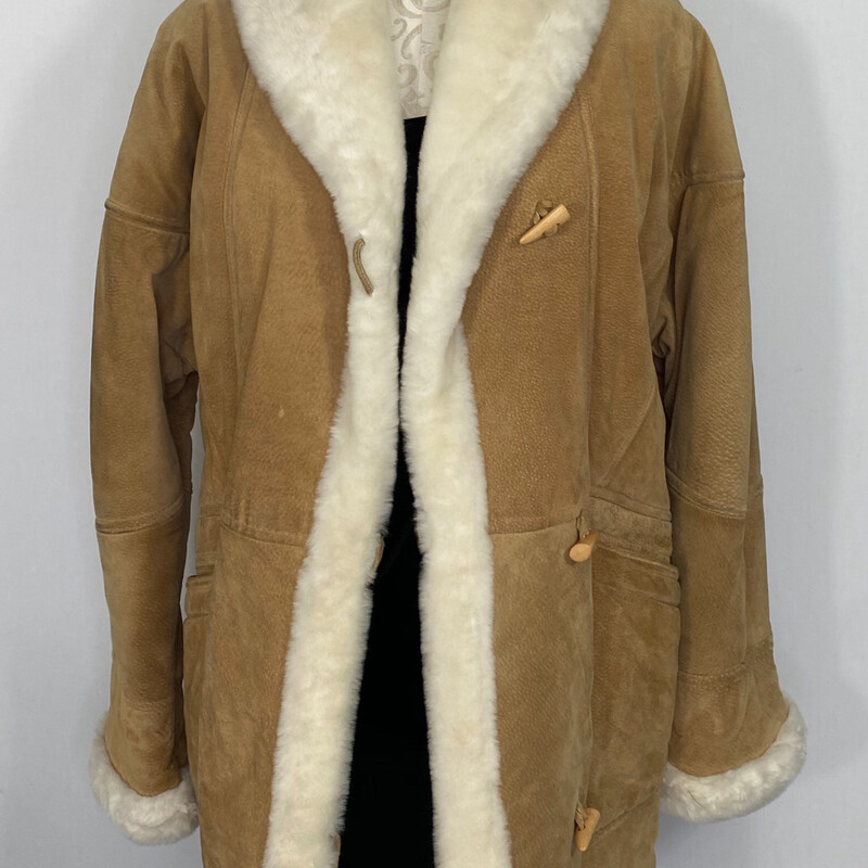 100-0473 Marvin Richards, Beige, Size: Xs
knee lenght winter jacket w/faux fur lining leather  Good  Condition  NEEDS CLEANING