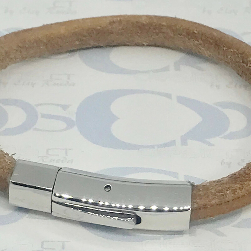 Mikey Br0018-n 7, Natural, Size: Bracelet
6mm Original Natural Round Leather-Sterling Silver Clasp