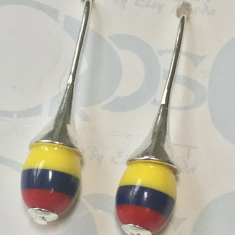 Espl-010 Ea0028o-t, Tricolor, Size: Earrings
10mm Colombian Oval Resine Beads-Silver Plated Accessories-Silver Plated Fishhok Earwire