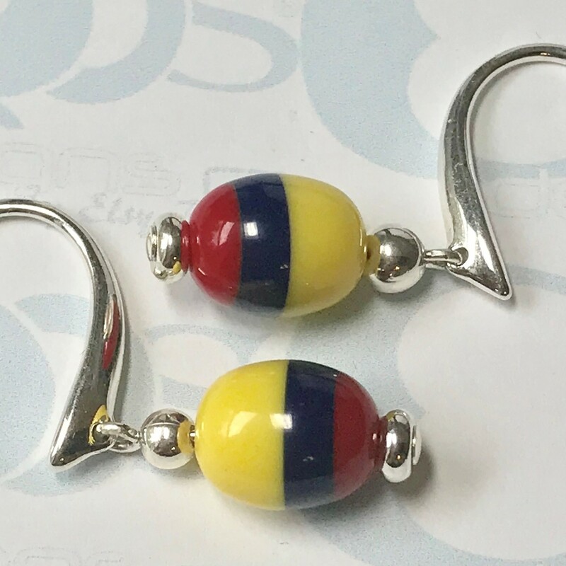 Espl-011 Ea0029o-t, Oval, Size: Earrings
10mm Colombian Oval Resine Beads-Silver Plated Accessories-Silver Plated Fishhok Earwire