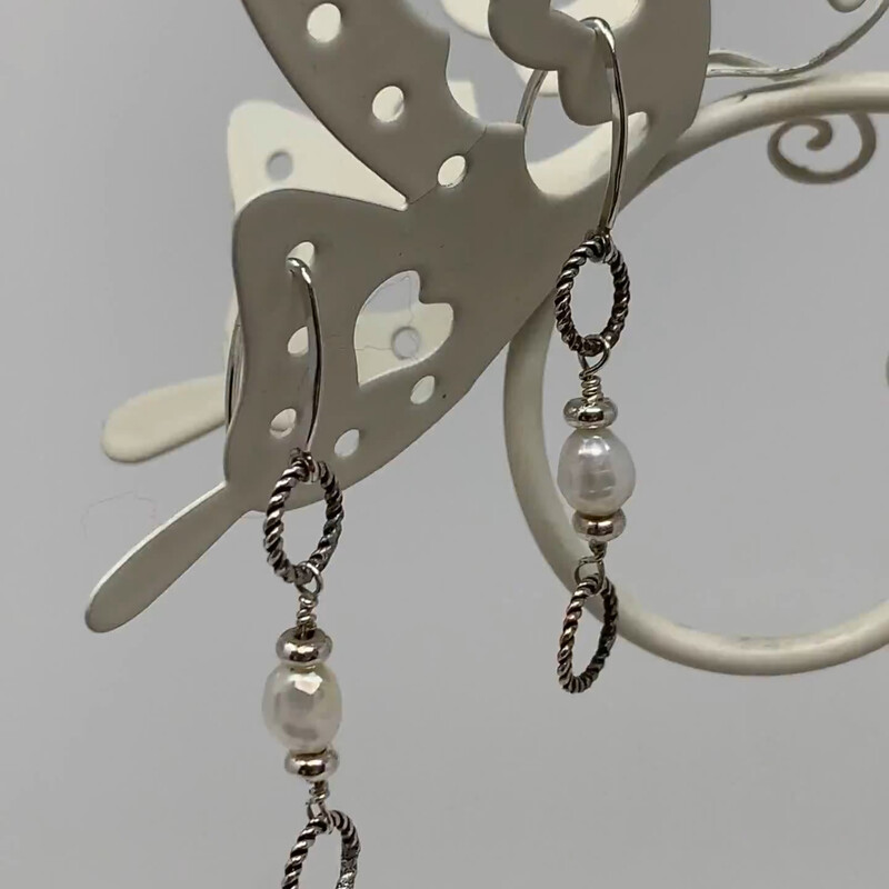 Ess-018 Ea0047-w, White, Size: Earrings
6mm Freshwater Cultured Pearls-Silver Plated Accessorie-Sterling Silver Fishhook Earwire
