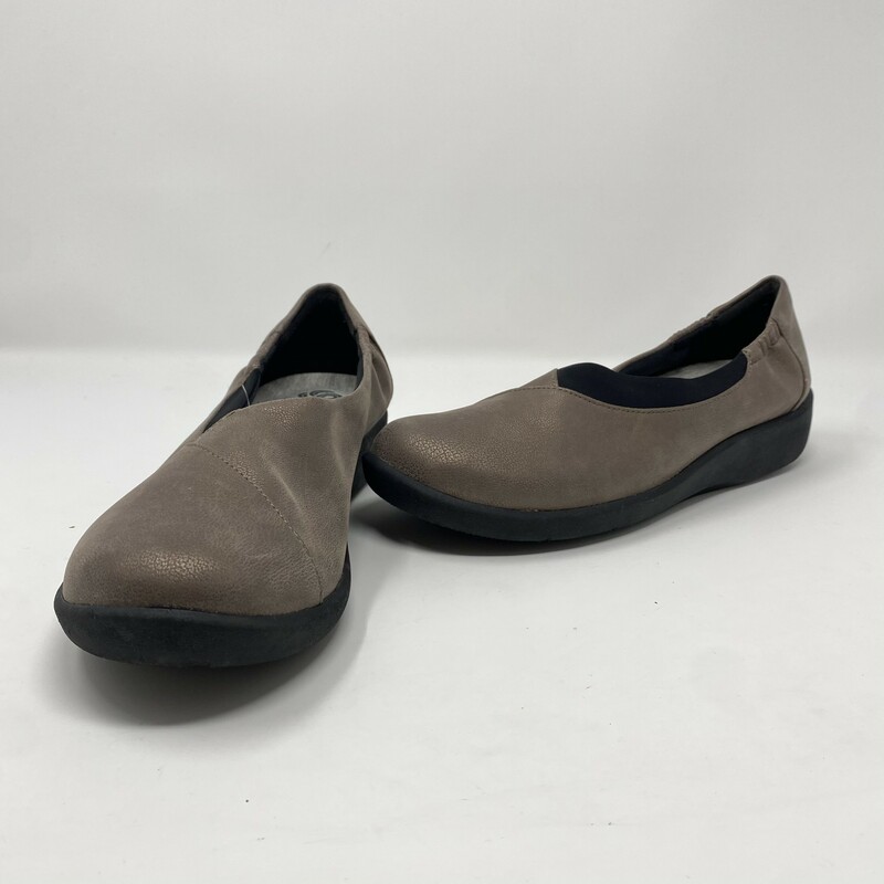 Clarks Cloudsteppers, Grey, Size: 8.5 new with tags metallic material and thick soles