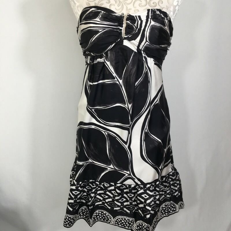 White House Black Market, Black, Size: 0 strapless patterned dress with ring in middle