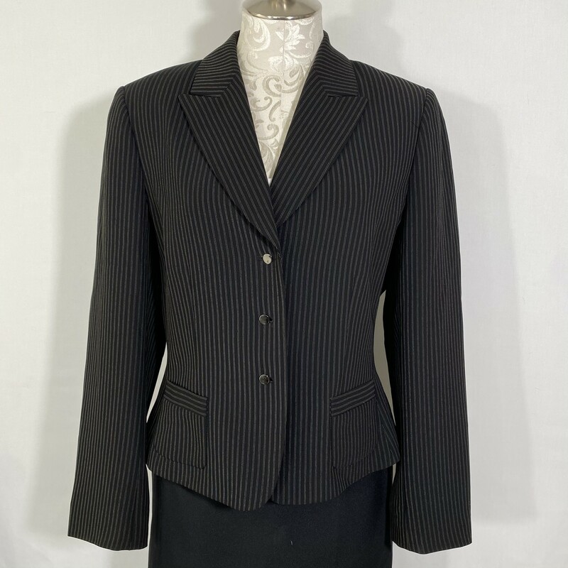 100-309 Tahari Striped, Black, Size: 12 3 button short blazer