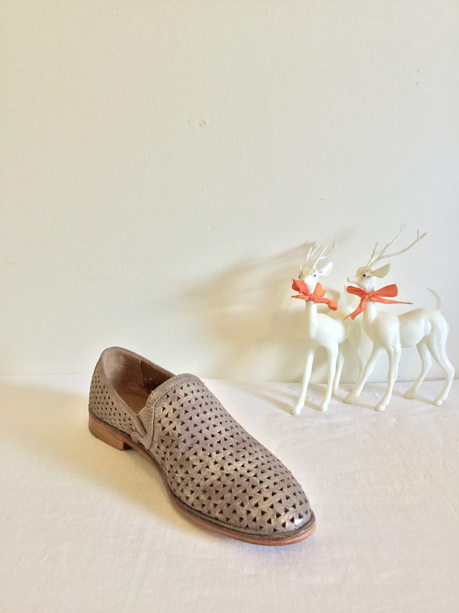 Trask ali perforated loafer sale