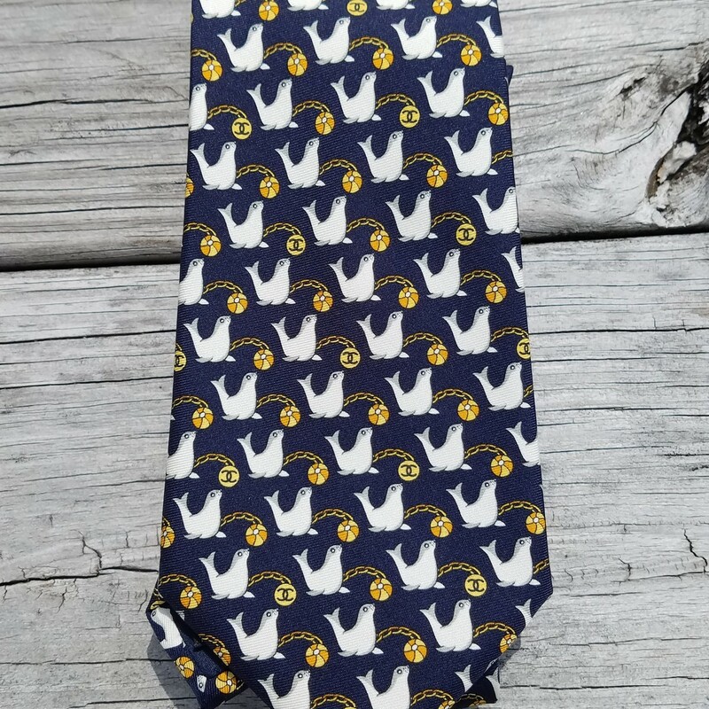 VINTAGE SILK TIE