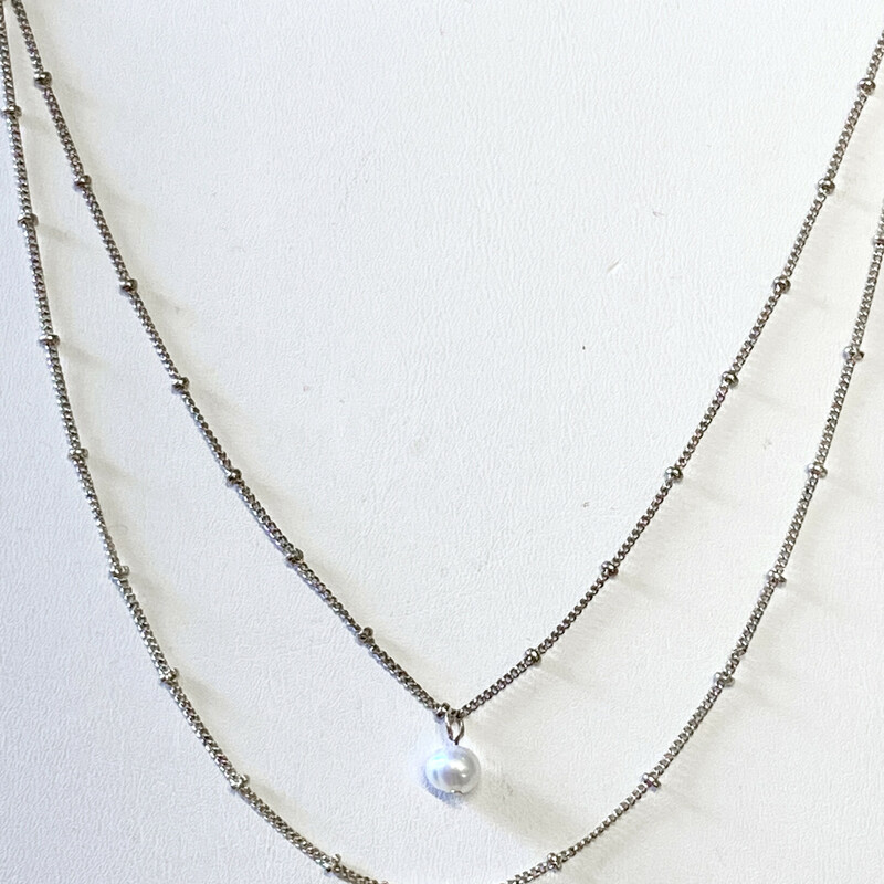 Double strand gold tone pearl necklace