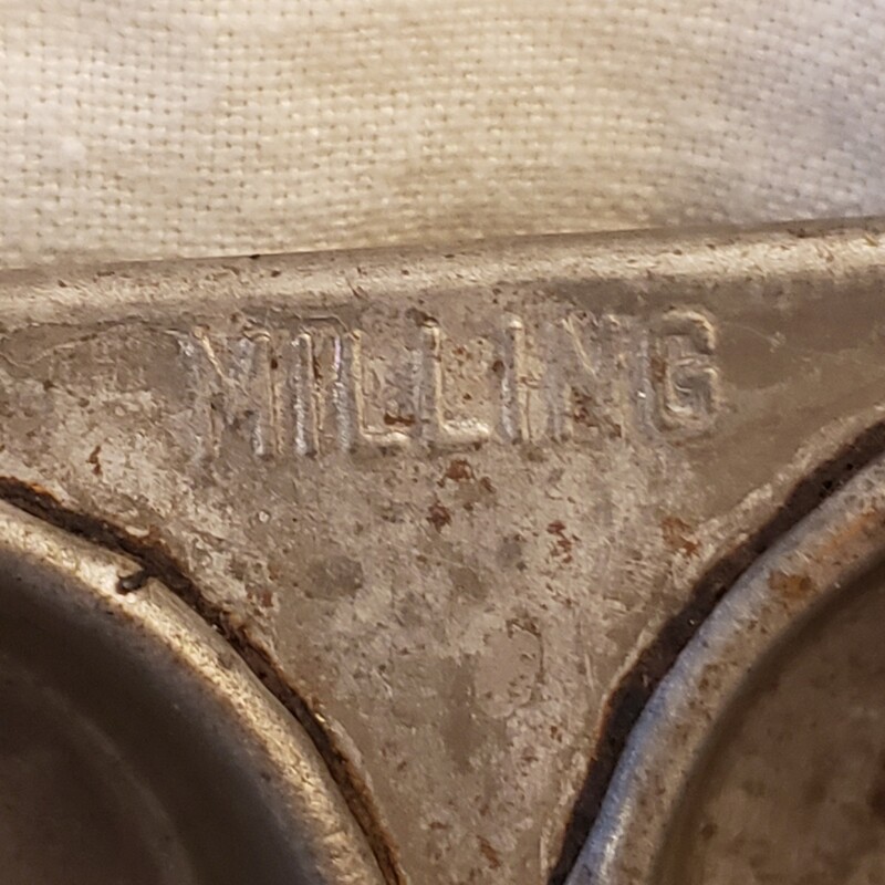 George Urban Milling Cupcake Tin, Buffalo, NY Size: 6 Cup