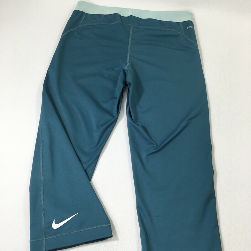 115-067 Nike, Blue, Size: Large cropped blue and teal nike pro leggings 80% polyester 20% spandex  good
