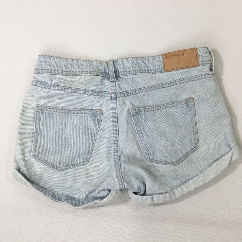 H&M Skinny Low Waist, Blue, Size: 34 light wash jean shorts 68% cotton 29% viscose 3% polyester