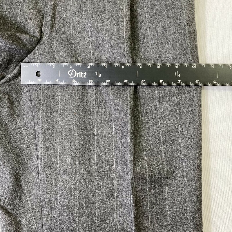 Barneys New York, Gray, Size: Large 41LG 34LG light striped jacket and pants suit 90% wool 10% cashmere