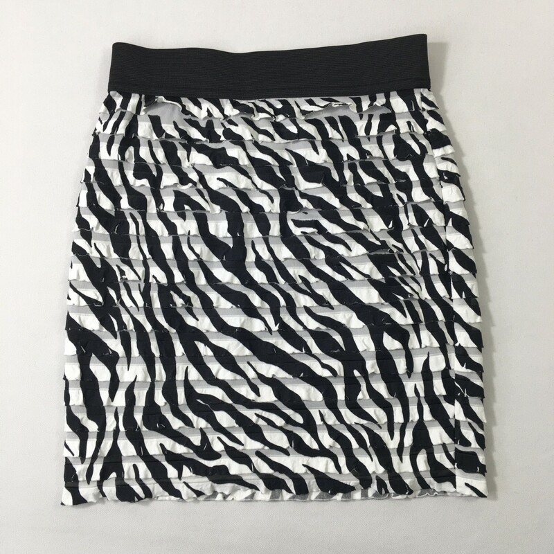 125-121 L8ter, Black An, Size: Small zebra print ruffle skirt 99% polyester 1% spandex  good