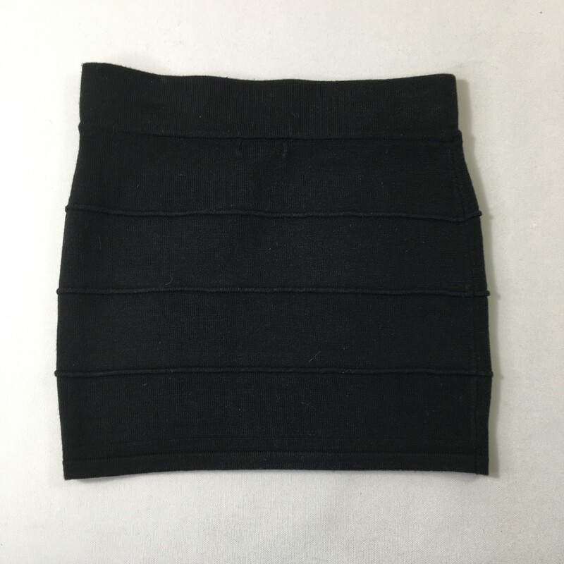 103-146 Zenana, Black, Size: Small Short Black Skirt x  Good