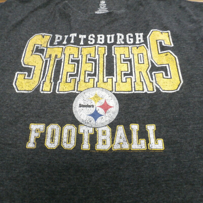 Pittsburgh Steelers Delta Apparel Men's Short Sleeve Shirt Size XL Gray #25879
Rating: (see below) 4 - Fair Condition
Team: Pittsburgh Steelers
Player: N/A
Brand: Delta Apparel
Size: XL - Men's(Measured Flat: Across chest 23\", length 30\")
Measured flat: armpit to armpit; top of shoulder to the hem
Color: Gray
Style: Short sleeve shirt; screen pressed shirt
Material: 50% Polyester 50% Cotton
Condition: 4 - Fair Condition - wrinkled; faded and discolored; significant pilling and fuzz; feels coarse; logos has some cracks; normal signs of wear; no stains rips or holes
Item #: 25879
Shipping: FREE
