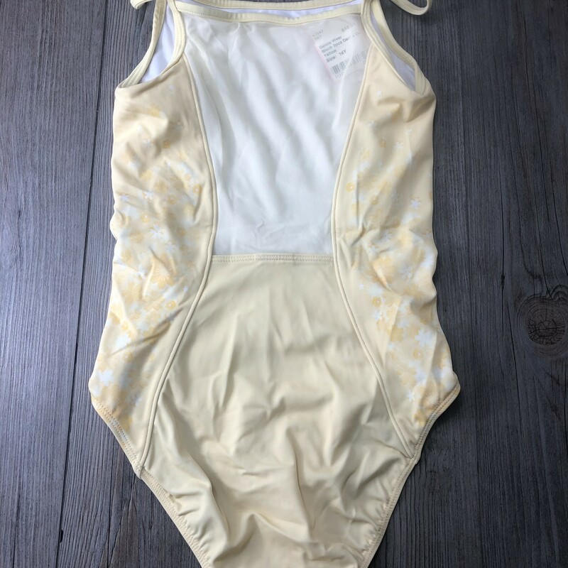 Bloch 2pcs Dance Outfit, Yellow,
Size: Fits more like 10 years (Bloch says 14Y)